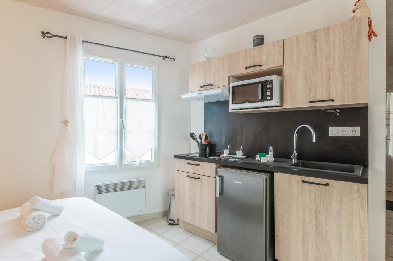 Nice Studio With Veranda Nearby The Beach In La Flotte - Welkeys Екстериор снимка