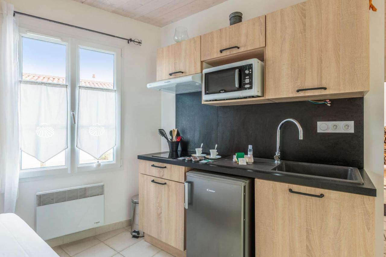 Nice Studio With Veranda Nearby The Beach In La Flotte - Welkeys Екстериор снимка