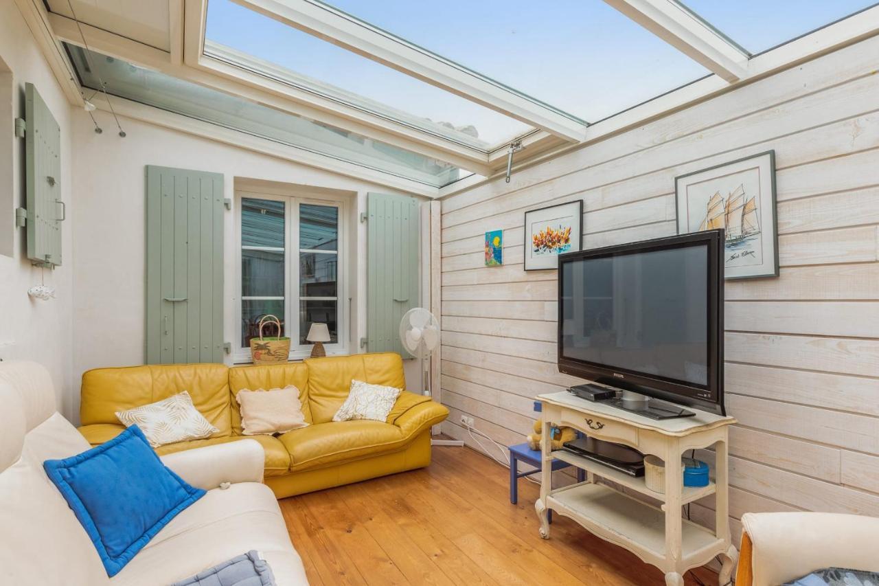 Nice Studio With Veranda Nearby The Beach In La Flotte - Welkeys Екстериор снимка